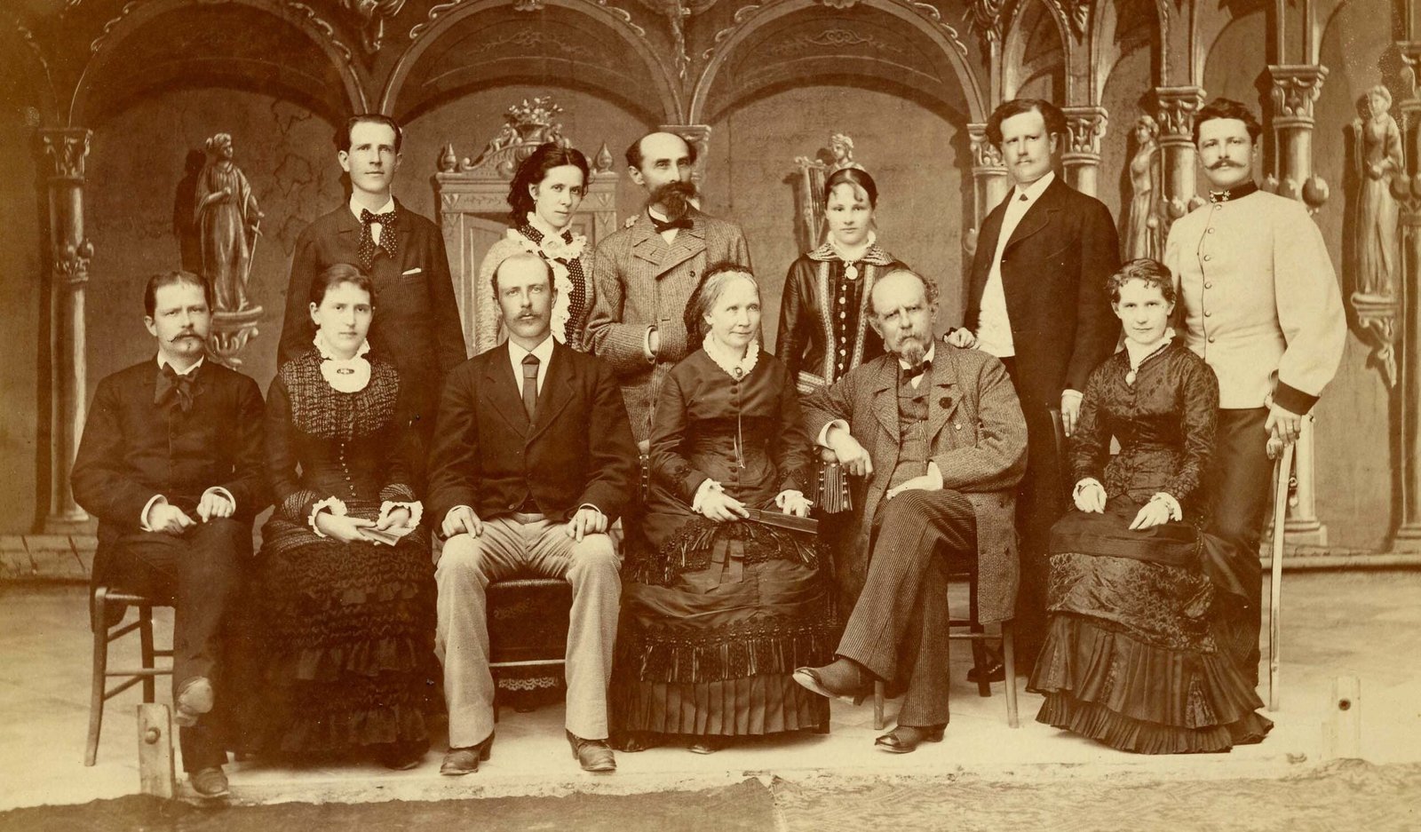 La familia Woehler de Gotland reunida en Riva sul Garda, 1882. Fotógrafo: Augusto Baroni.